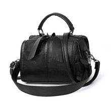 गैलरी व्यूवर में इमेज लोड करें, 2019 luxury handbags women bags designer vintage women shoulder crossbody bag joker leisure ladies Pillow totes bolsas feminina