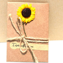 Cargar imagen en el visor de la galería, 2pack/lot Vintage DIY Kraft Paper Handmade Dried Flowers with envelope Postcard Greeting Card Birthday Card New Year Gift Cards
